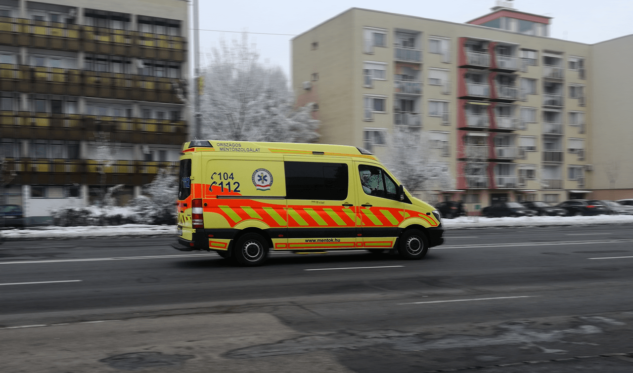 Szilveszter – Országszerte csaknem 3000-szer riasztották a mentőket