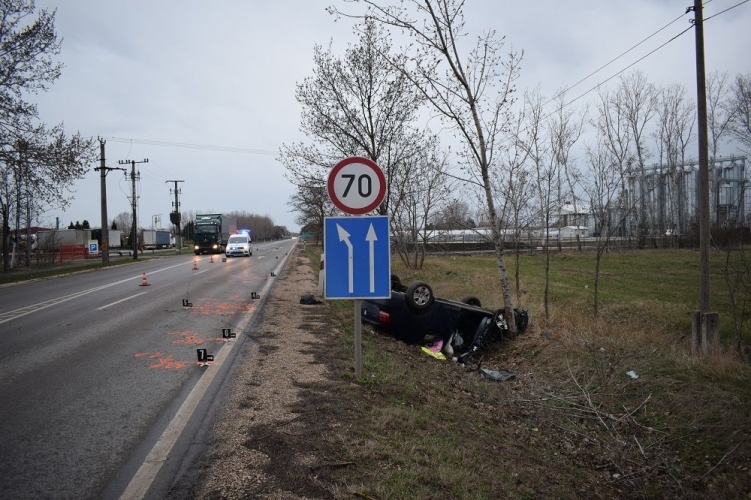 Súlyos baleset Szarvas külterületén, ittas járművezetés Békéscsabán