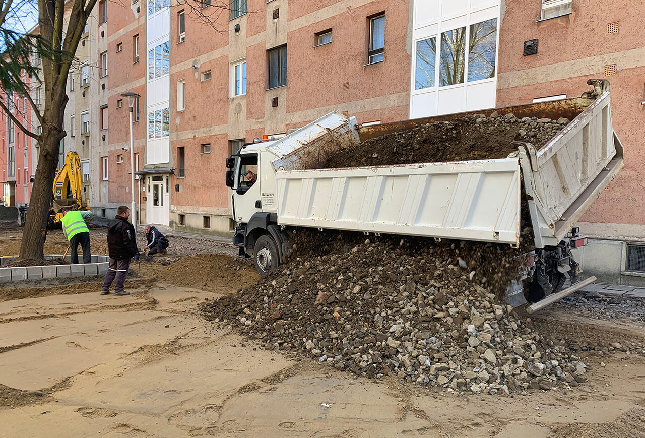 Újabb fázisához érkezett a parkoló építés Gyulán