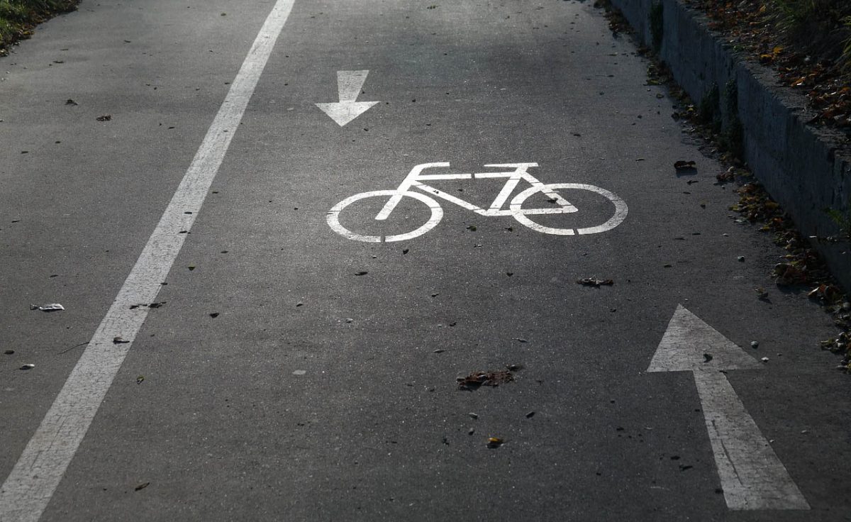 Kerékpáros baleseteknél helyszíneltek a rendőrök Csanádapácán és Békéscsabán