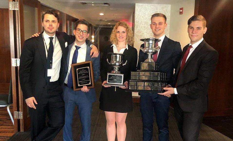 Joghallgatók nemzetközi versenyében nyertek első díjat magyar egyetemisták Washingtonban