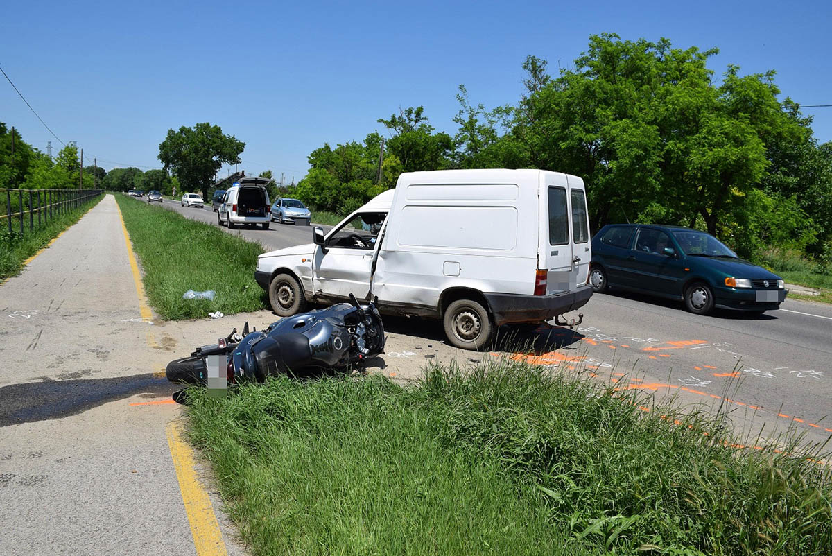 Hat személyi sérüléssel járó közlekedési balesetnél intézkedtek a megye rendőrei