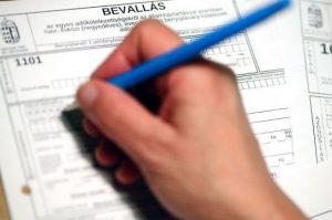 Egyre kevesebb papír, egyre több online ügyintézés a NAV-nál