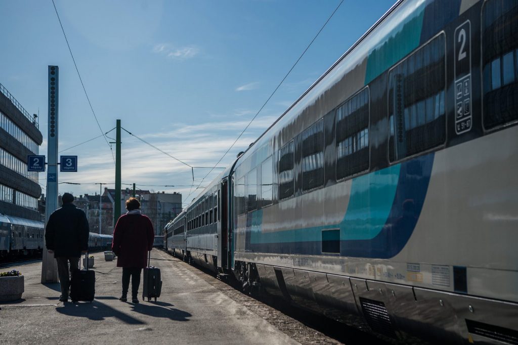 A munkanap-áthelyezés miatt változik a vonatok közlekedési rendje