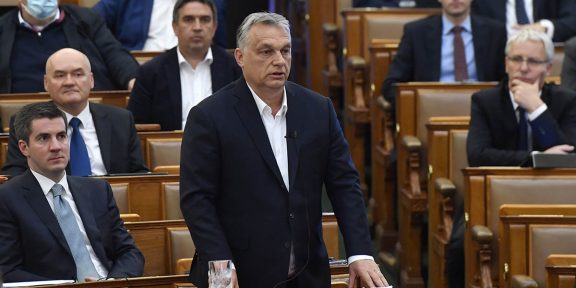 nyugdíjemelés, Orbán, koronavírus, költségvetés