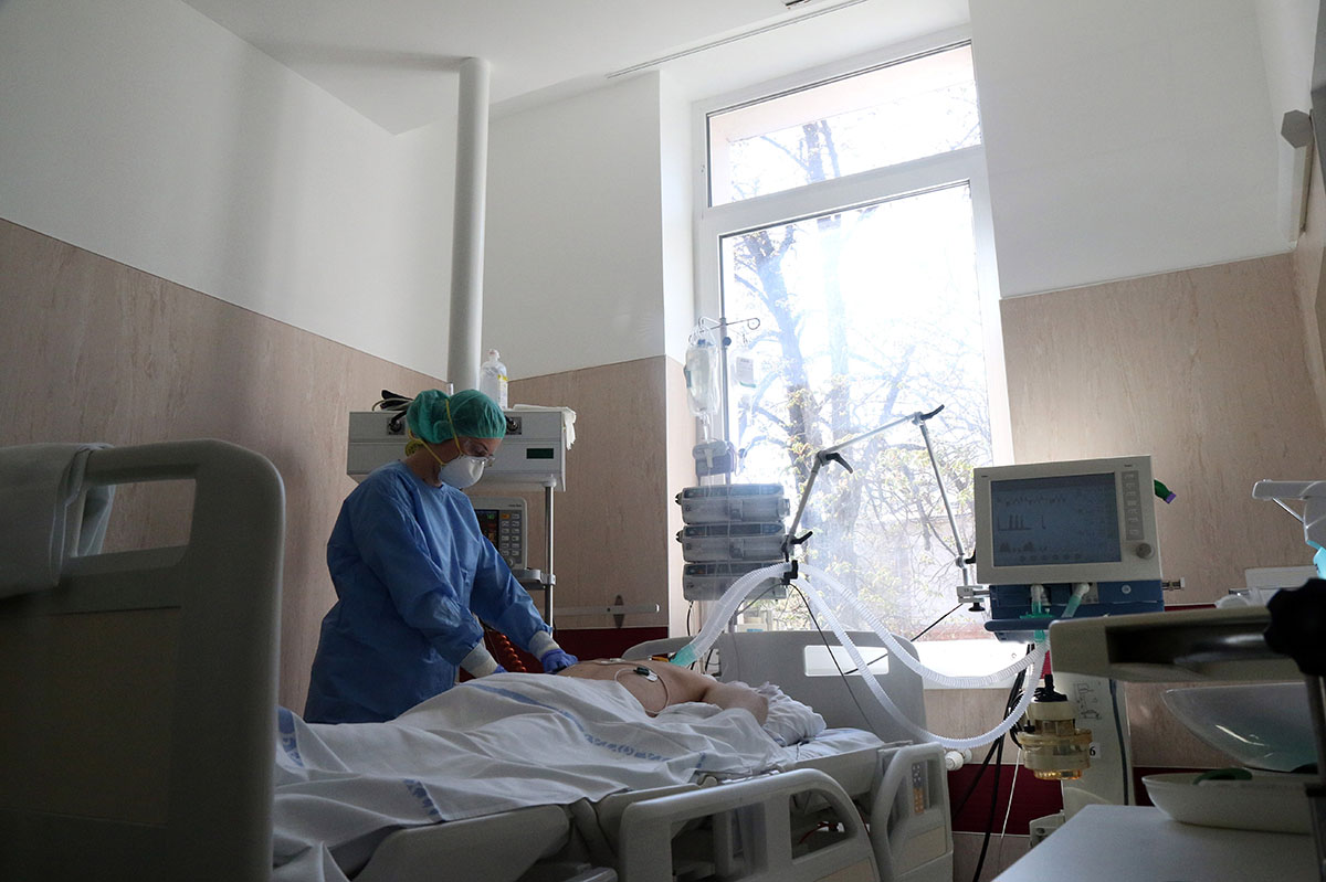 Országos tisztifőorvos: fokozatosan nő a kórházban ápoltak száma