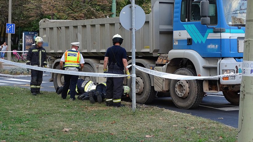 Meghalt egy kisgyerek, akit teherautó gázolt el Szegeden