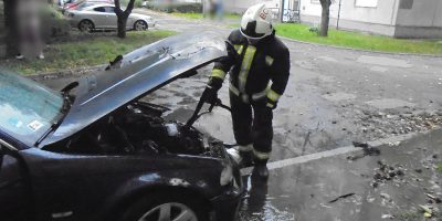 kigyulladt autó Békéscsaba