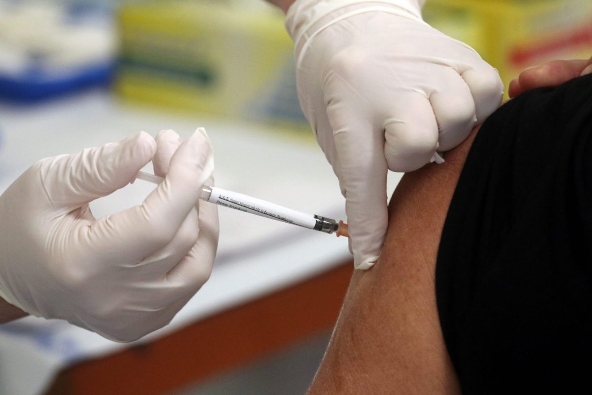 Romániában előjegyzés nélkül is beadják az AstraZeneca vakcináját