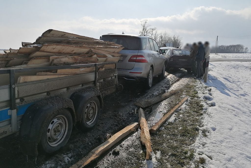 négy autó ütközött Újkígyós közelében