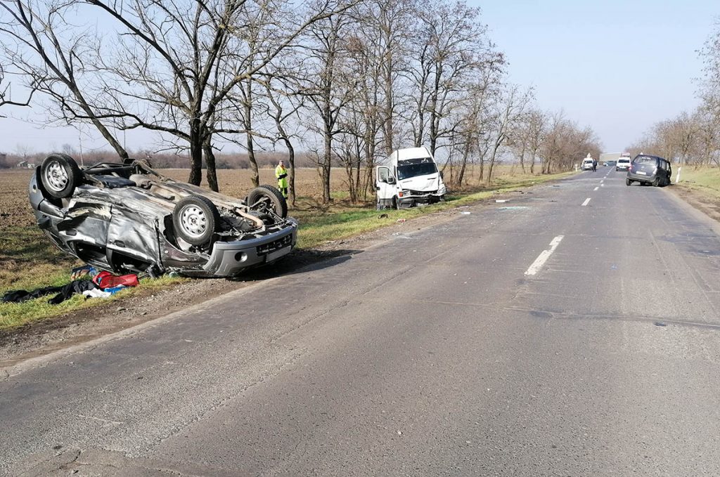Három személygépkocsi ütközött Békéscsaba és Csabaszabadi között