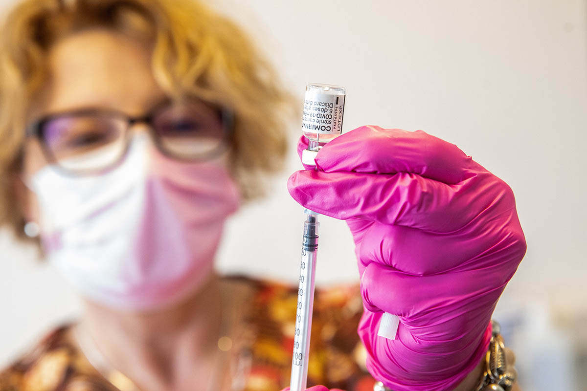 Csaknem kétmillió adag Pfizer-BioNTech-vakcina érkezett eddig Magyarországra