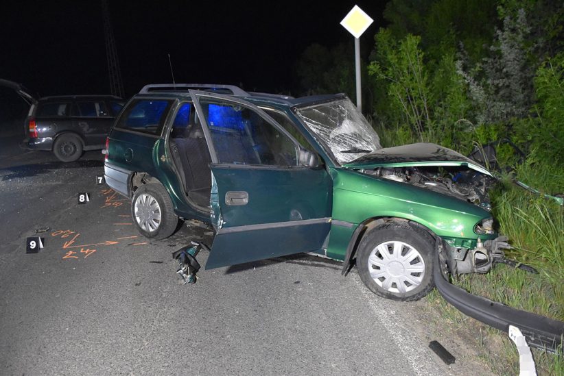 Közlekedési, két autó ütközött Szeghalom közelében