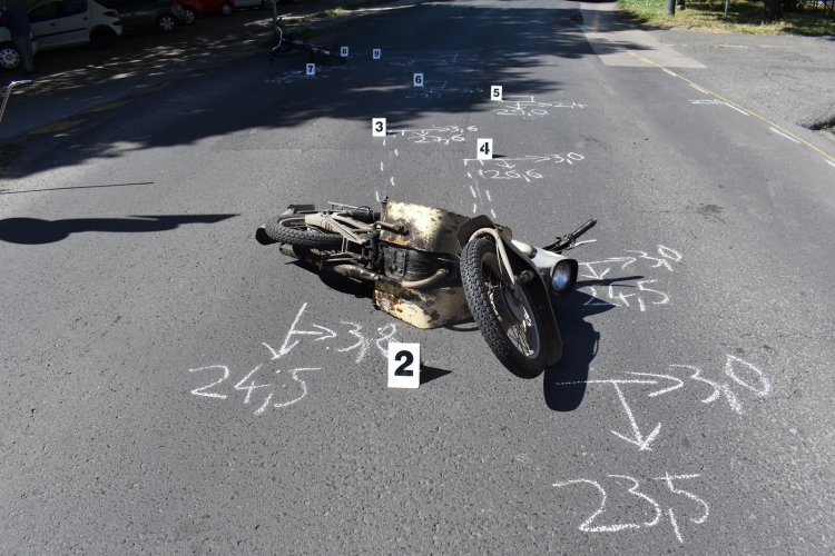baleset Békésen, motoros és biciklis ütközött