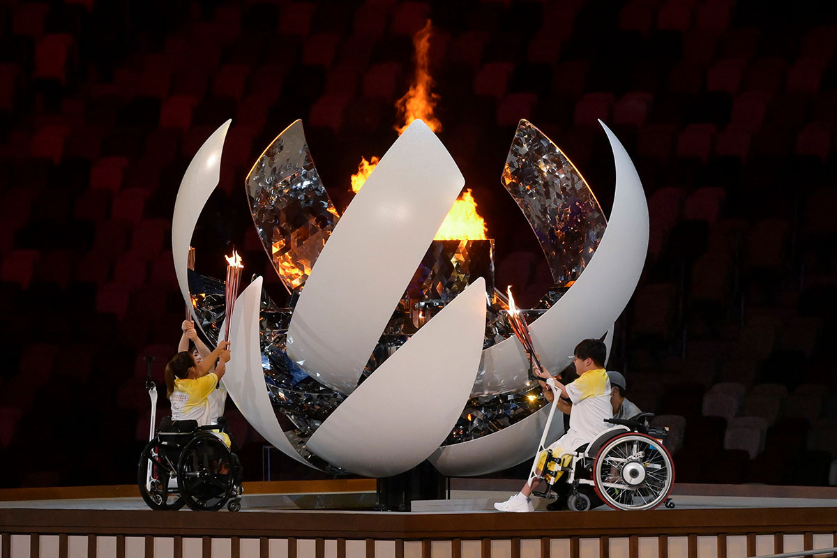 Paralimpia 2020: Fellobbant a láng Tokióban