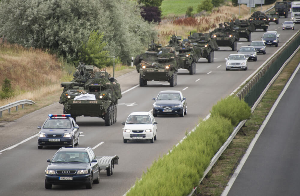 Katonai konvojra kell számítani csütörtökön és pénteken többfelé az utakon