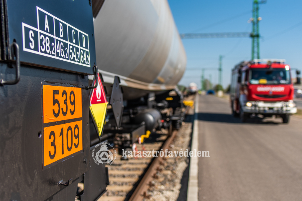 Békés megyei sikerek a vasúti veszélyesáru-szállítást ellenőrző állomány országos versenyén