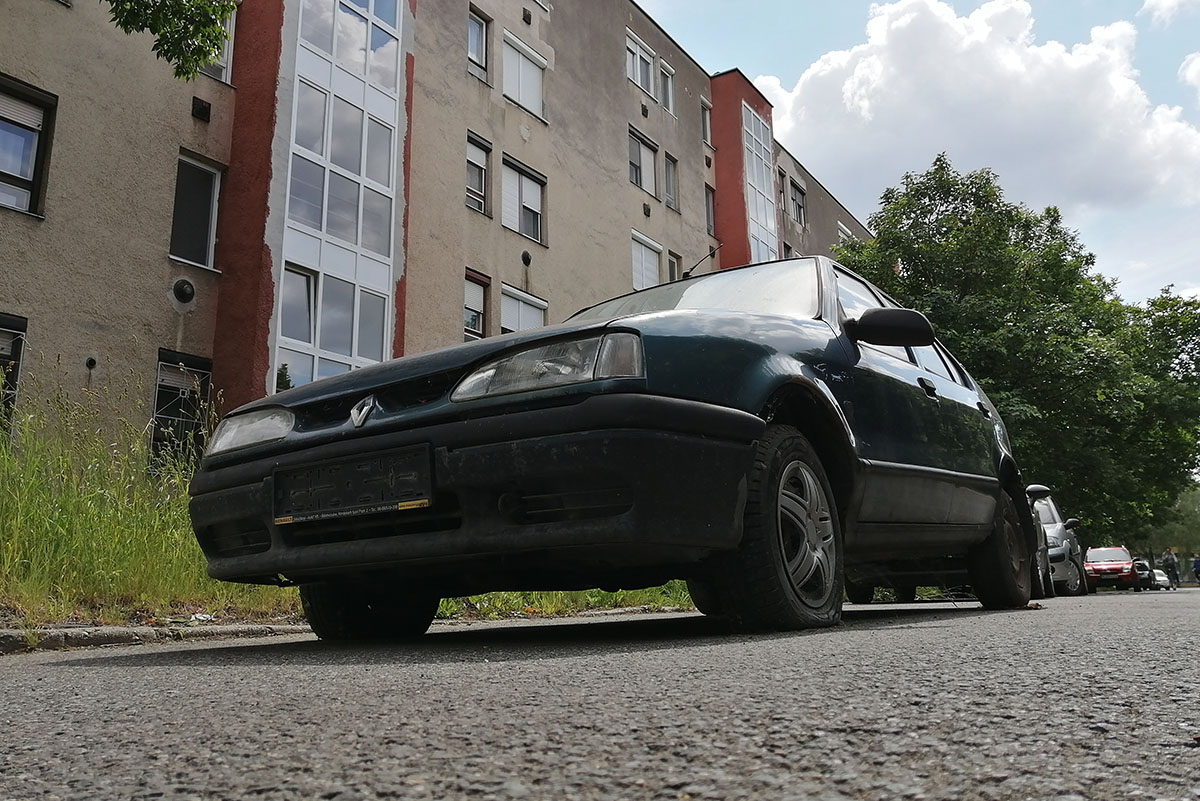 Elszállíthatják a rendszám nélküli autókat Békéscsabán
