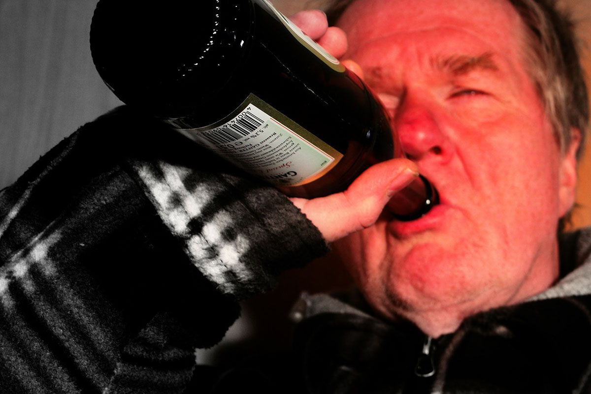 Több mint 180-an kerültek kórházba alkoholmérgezés, illetve részegség miatt