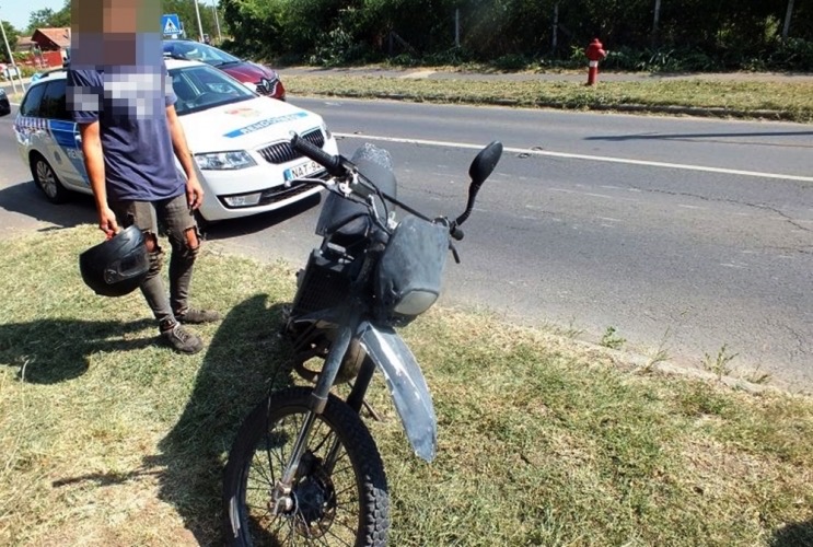 Ellopott egy segédmotor-kerékpárt egy fiú Orosházán, a tulajdonos nyakon csípte