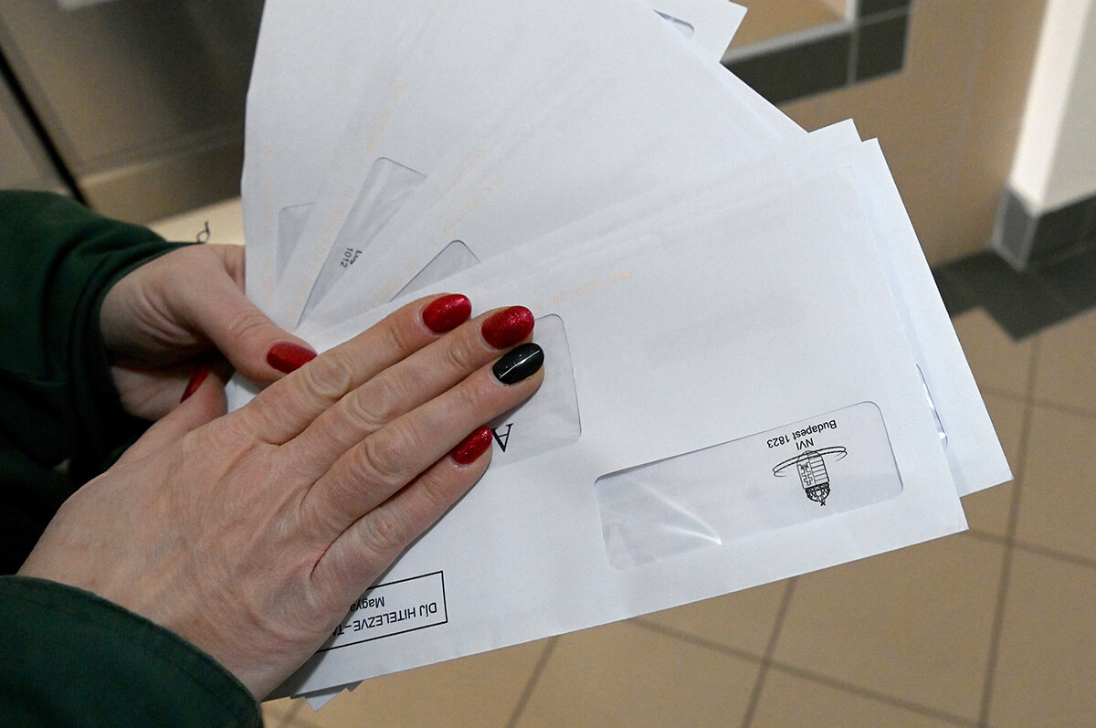 Választás 2022: A posta megkezdte az értesítők kézbesítését