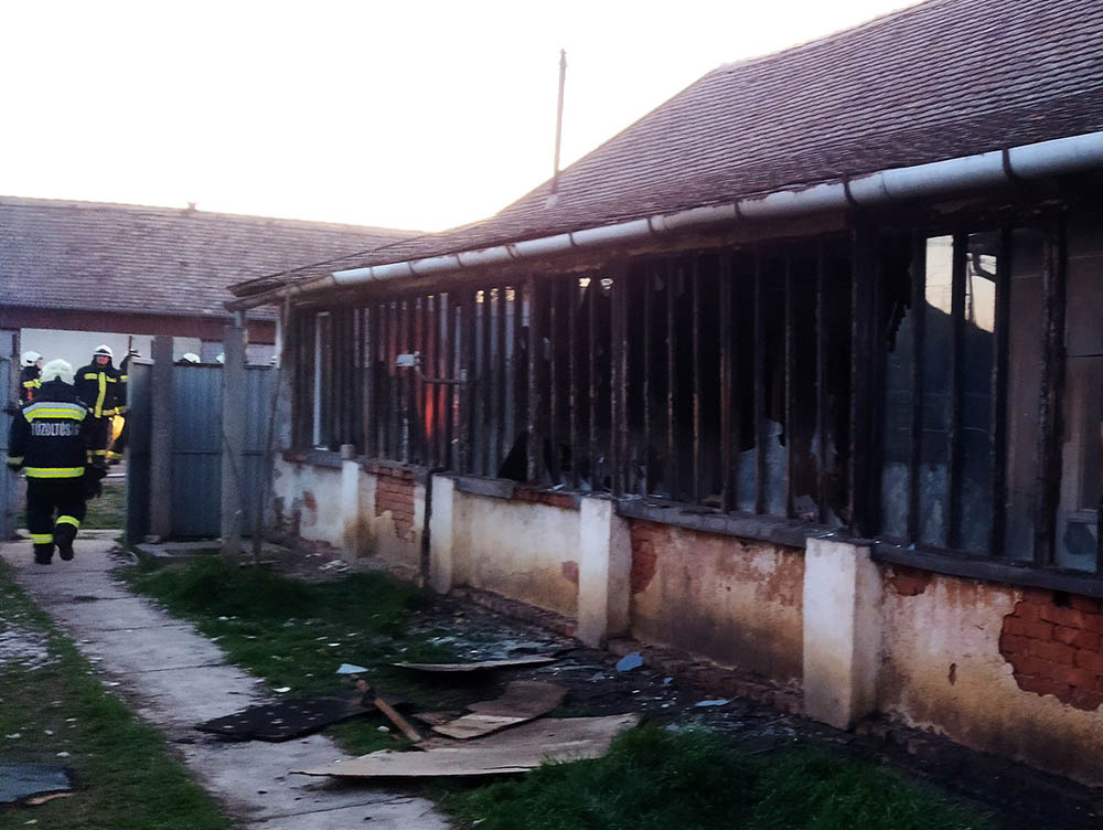 Kigyulladt egy családi ház tegnap délután Orosházán
