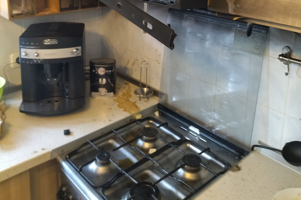 A tűzhelyen felejtett olaj gyulladt ki egy családi ház konyhájában Gyulán