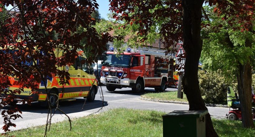 kigyulladt ház Békéscsabán, mentőhelikopter