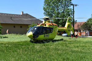 kigyulladt ház Békéscsabán, mentőhelikopter
