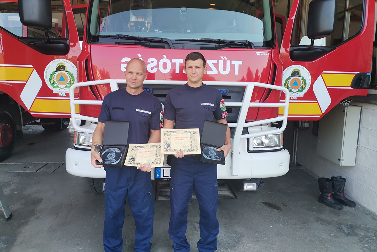 Hősies helytállásért elismerésben részsült két szeghalmi hivatásos tűzoltó