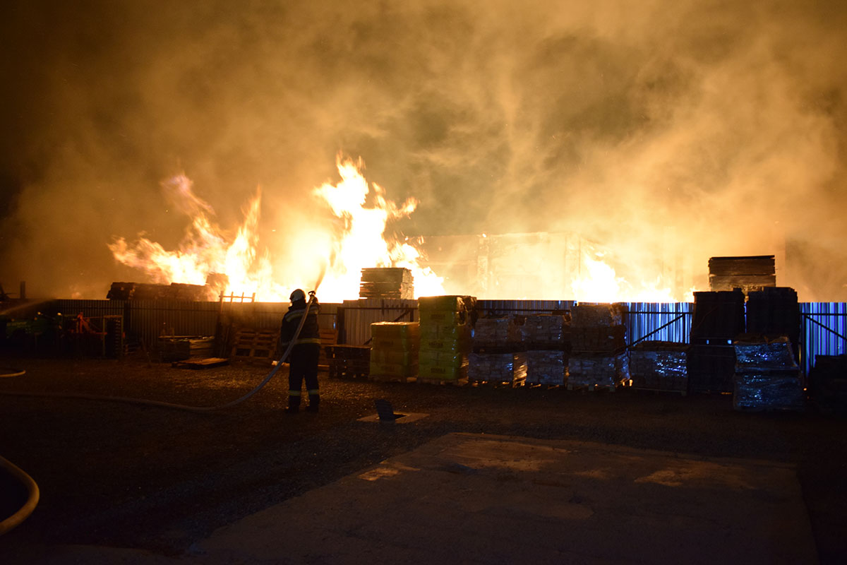 Tűz ütött ki egy faipari üzemben Magyarbánhegyesen