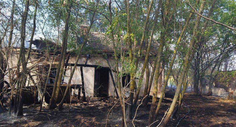 Kigyulladt két telek és egy lakatlan tanyaépület Orosháza külterületén