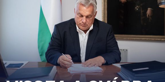 Orbán Viktor visszatért a gyárba