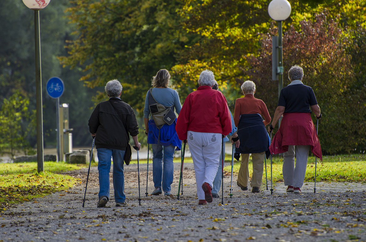 Több mint 240 milliárd forint pluszpénz érkezik a nyugdíjasoknak novemberben