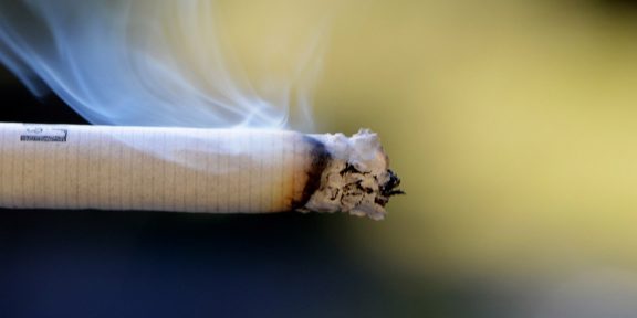 cigaretta, cigi, zárjegy nélküli cigi Kétegyházán, illegális dohányüzem