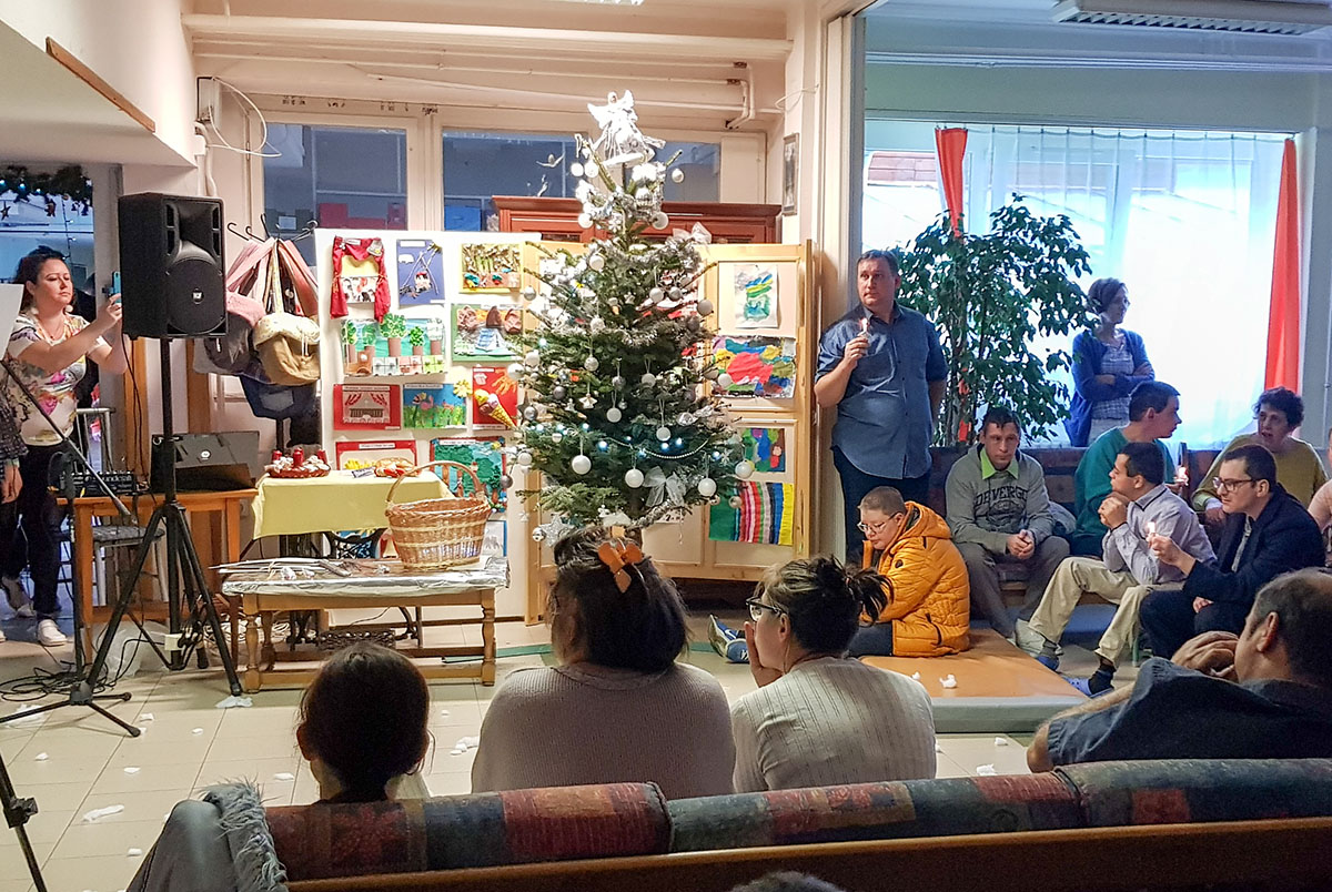 Karácsonyi ünnepséget rendeztek a Degré utcai gyermekotthonban