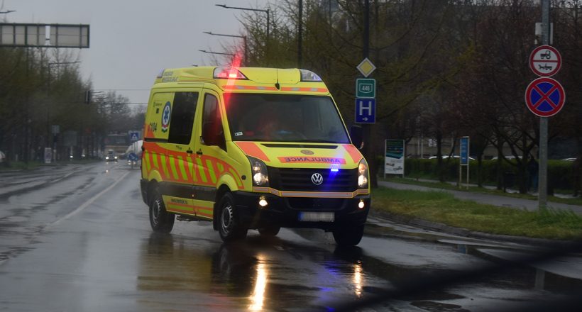 mentő, koronavírus, szilveszterkor