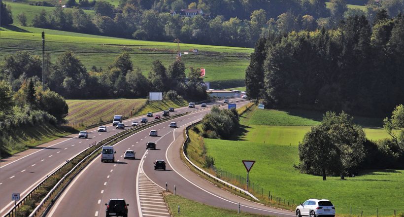 autópálya, közlekedés, autó, személyautók