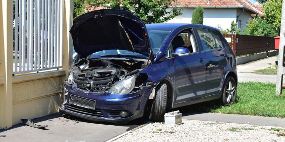 két autó ütközött Békéscsabán Jaminában