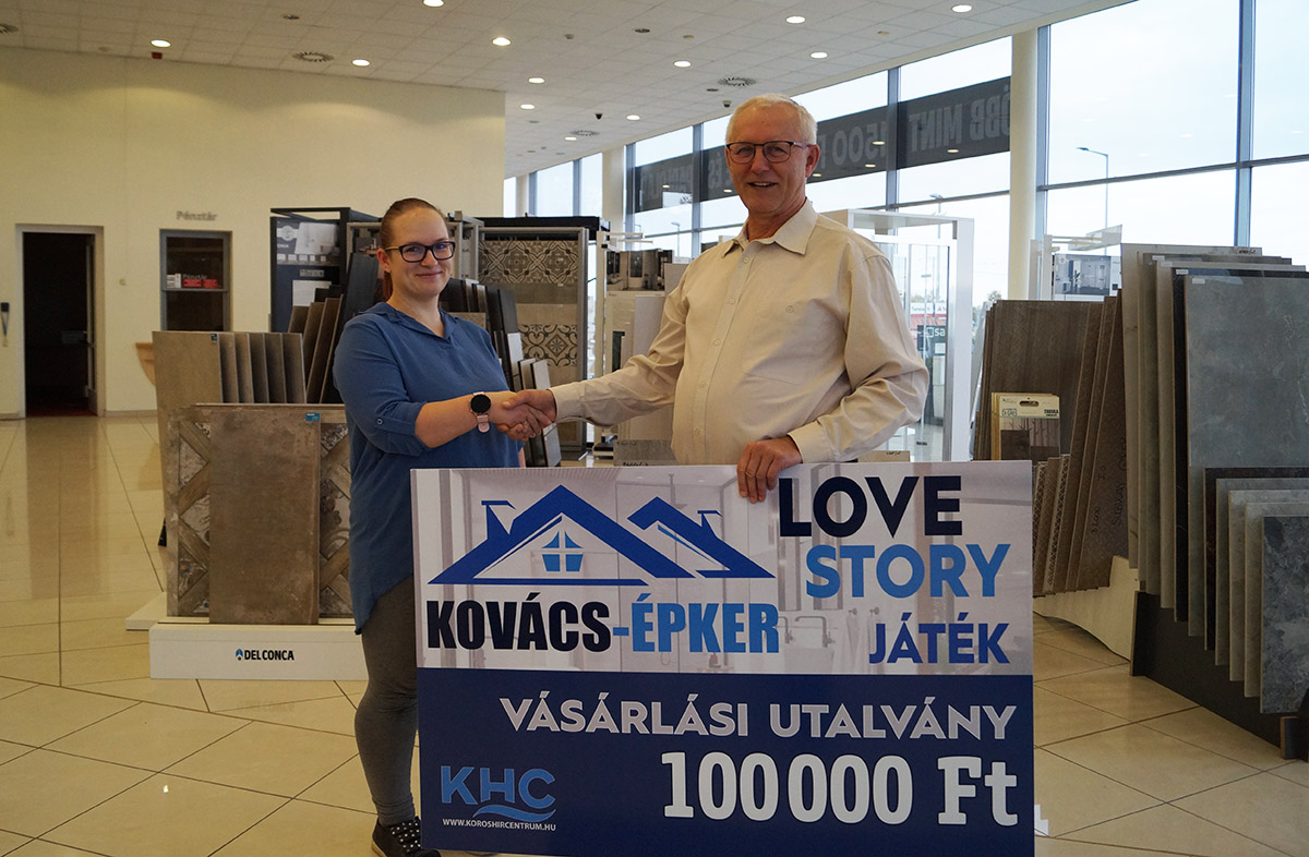 A szerencsés nyertesünk átvette a 100.000 forint értékű Kovács-Épker vásárlási utalványt!