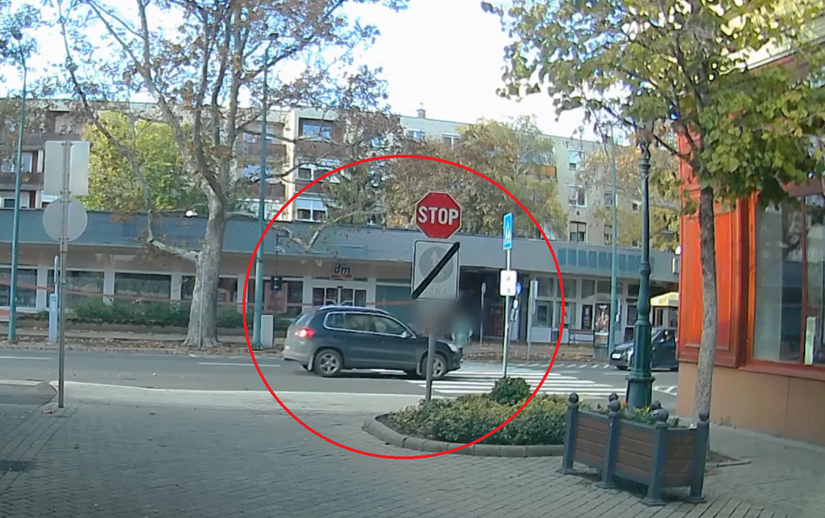 Rendőrautó kamerája rögzítette, ahogy szabálytalankodik egy autós Gyulán