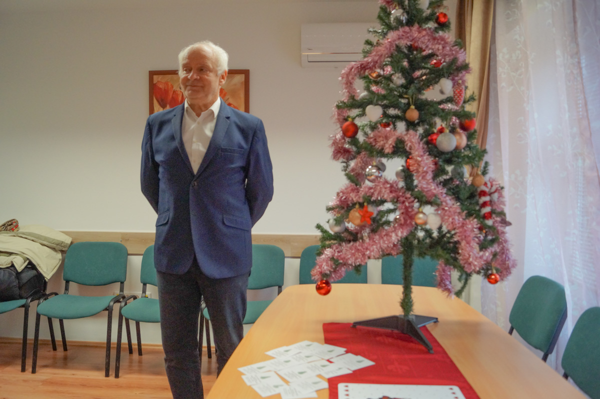 Idén is támogatta 20 család karácsonyfa-vásárlását Herczeg Tamás