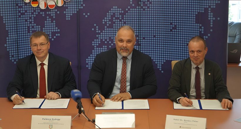 Együttműködési megállapodást kötött a Szegedi Tudományegyetem Gazdaságtudományi Kara és a Békéscsabai Szakképzési Centrum