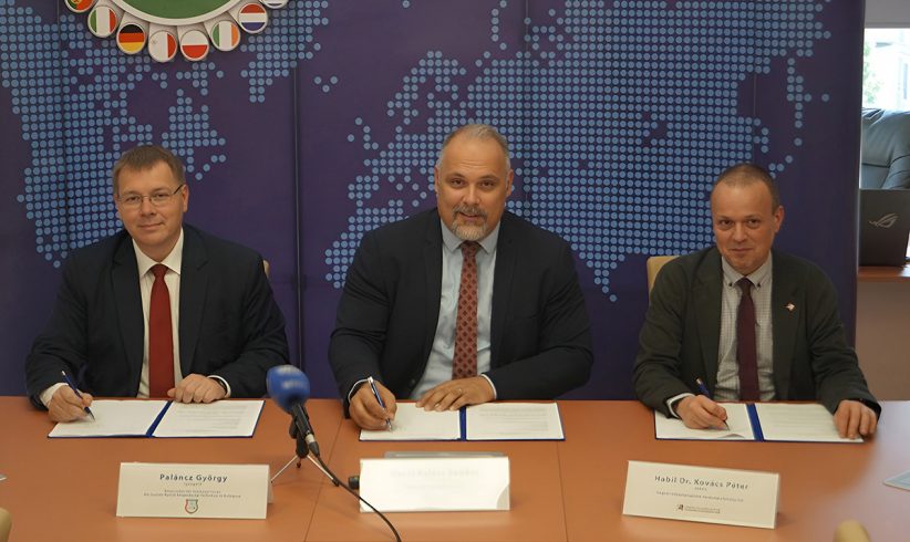 Együttműködési megállapodást kötött a Szegedi Tudományegyetem Gazdaságtudományi Kara és a Békéscsabai Szakképzési Centrum
