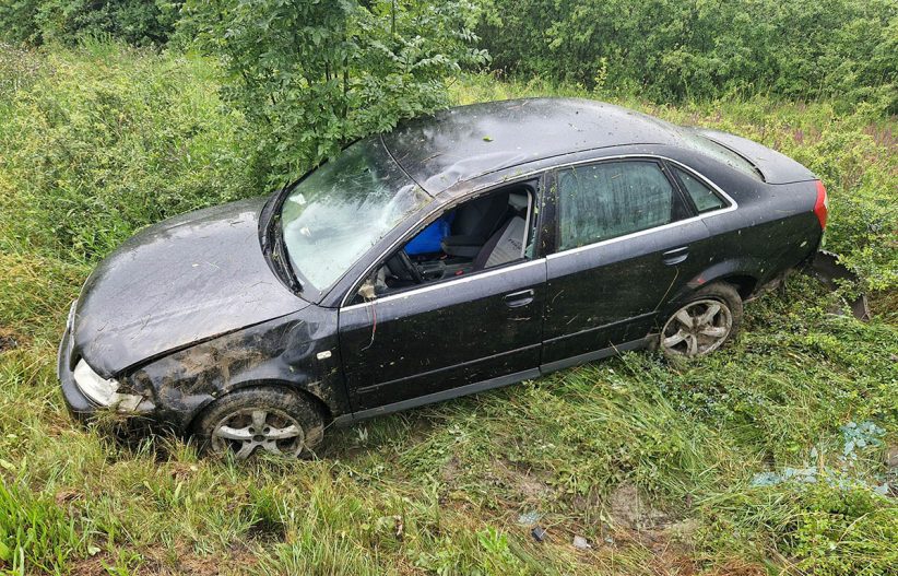 Árokba hajtott egy autó Battonya