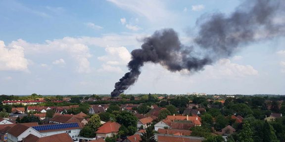 Tűz ütött ki egy békéscsabai ház melléképületében