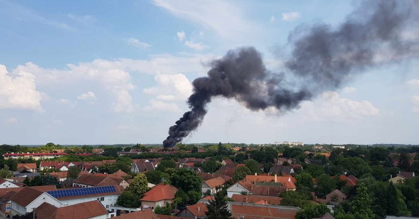 Tűz ütött ki egy békéscsabai ház melléképületében