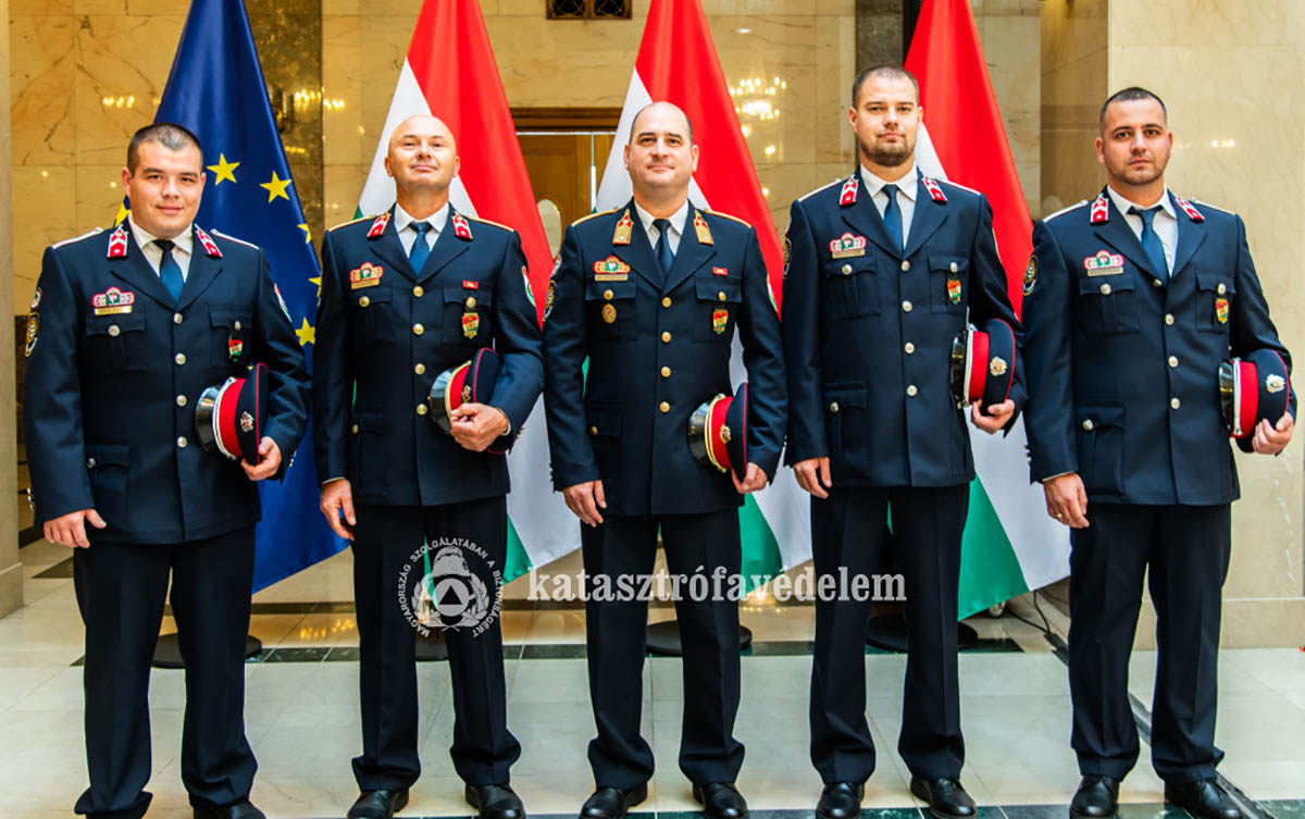 Rangos elismerést vehettek át az Észak-Macedóniában helytállt magyar tűzoltók