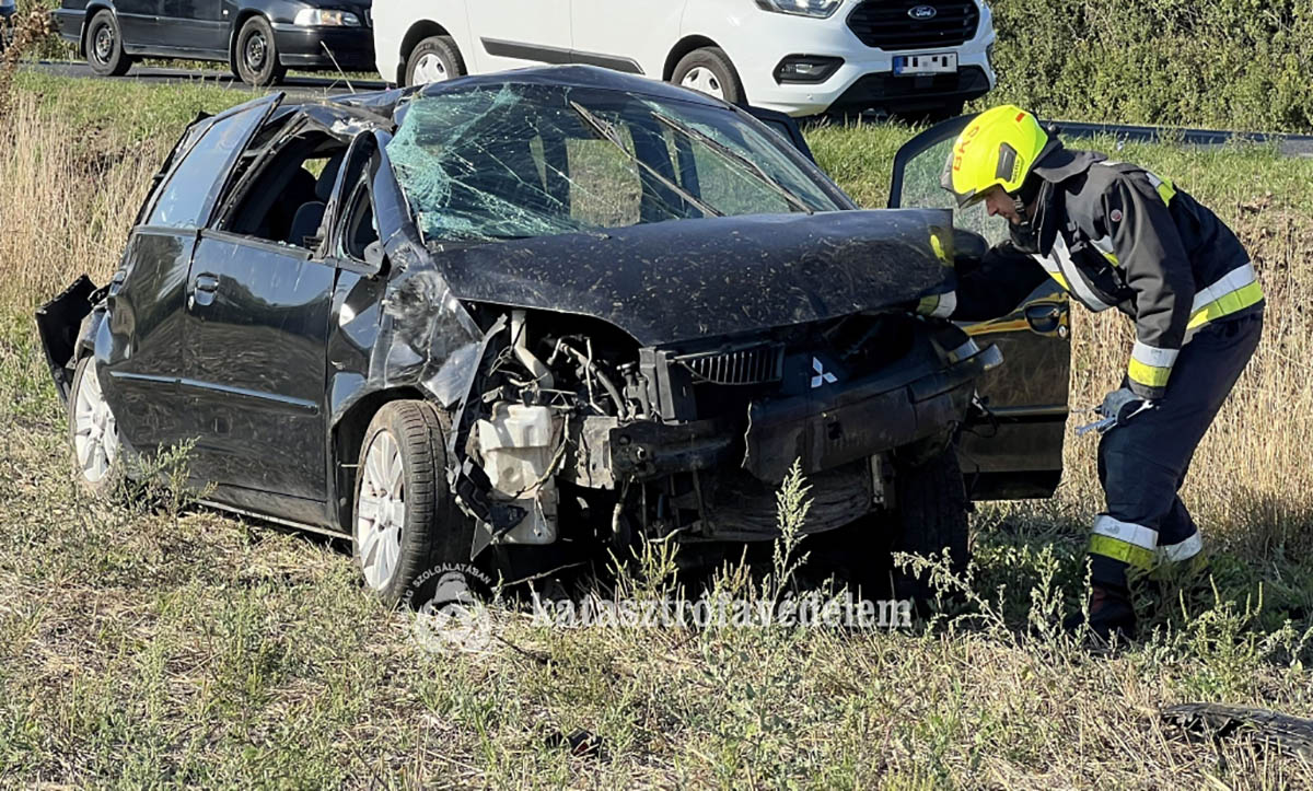 Három autó ütközött a 470-es főúton Békés közelében – Frissítve