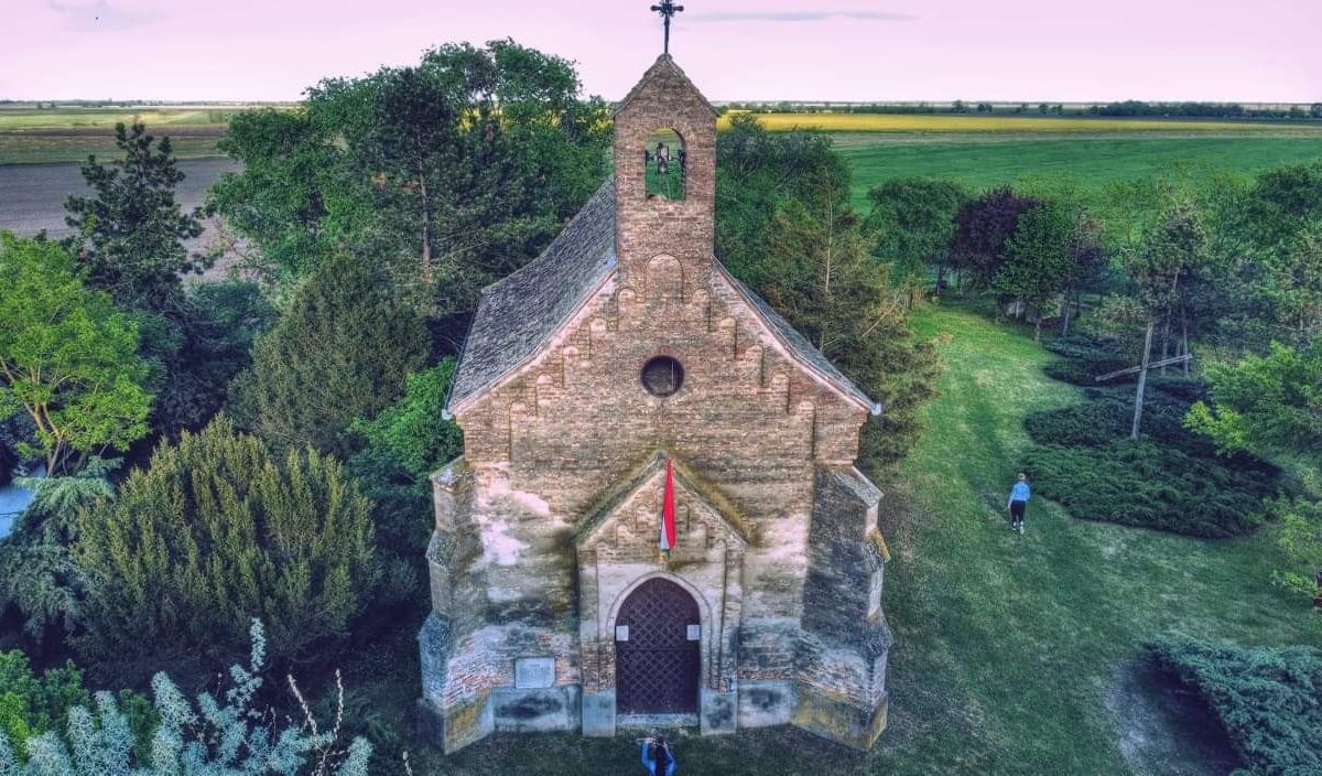 Ismét szentmisére várnak mindenkit az árpád kori templomnál